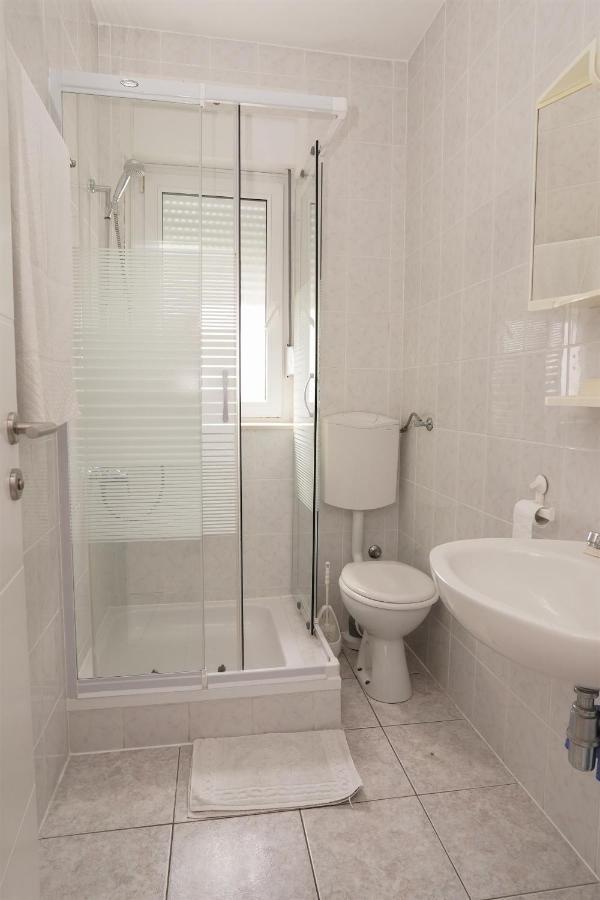 Apartments Mare Trogir Bagian luar foto
